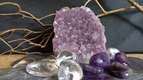 KAMENY PODLE ZNAMENÍ ZVĚROKRUHU