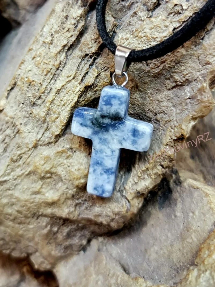 Přívěsek křížek sodalit, 2,5 cm
