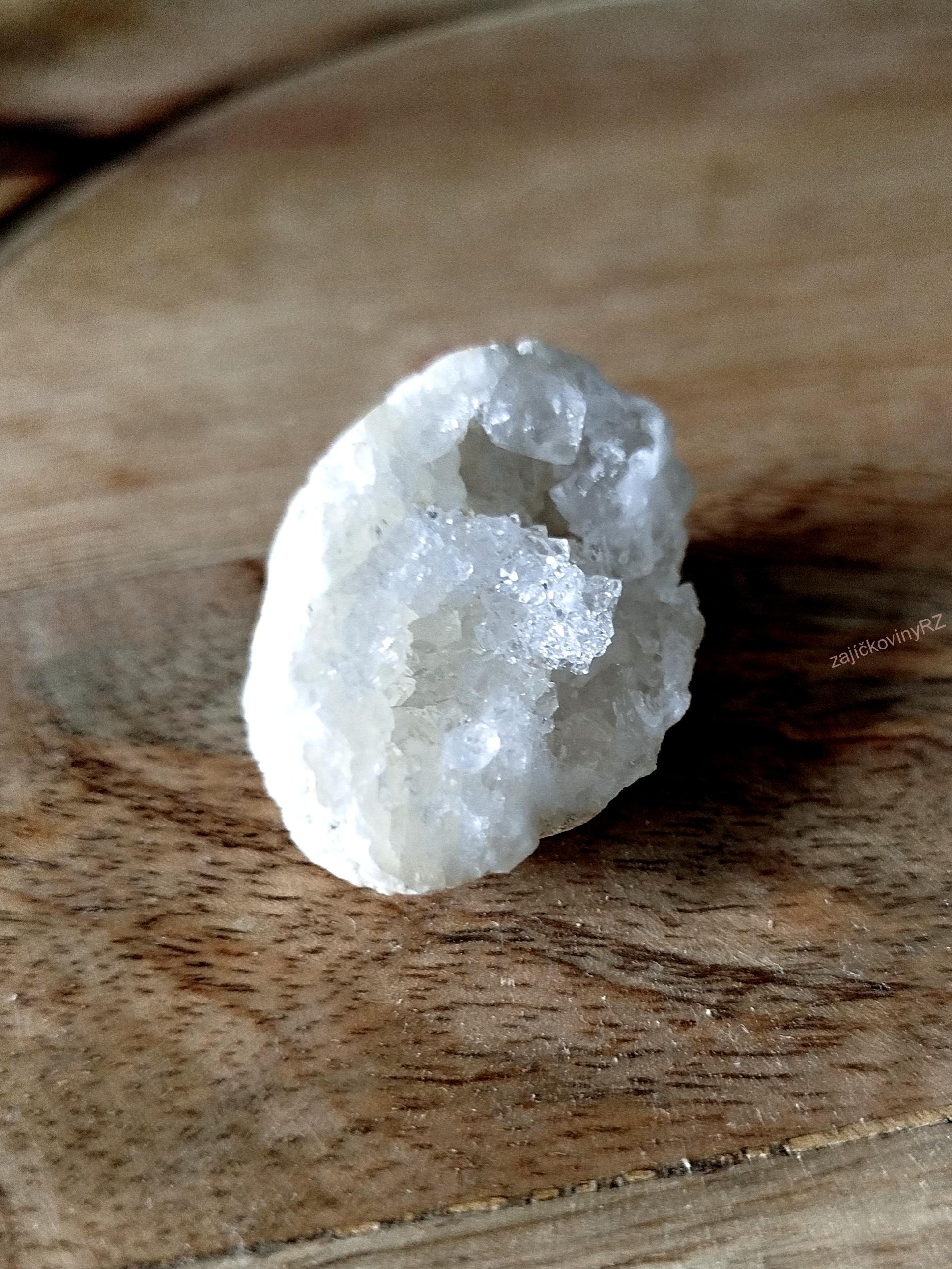 Křišťálová geodka cca 3,7 cm