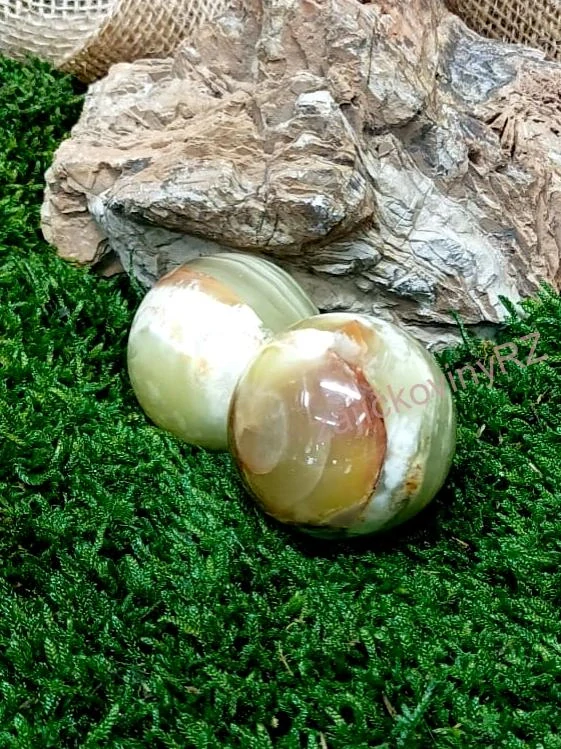 Koule aragonit, průměr cca 4,5 cm