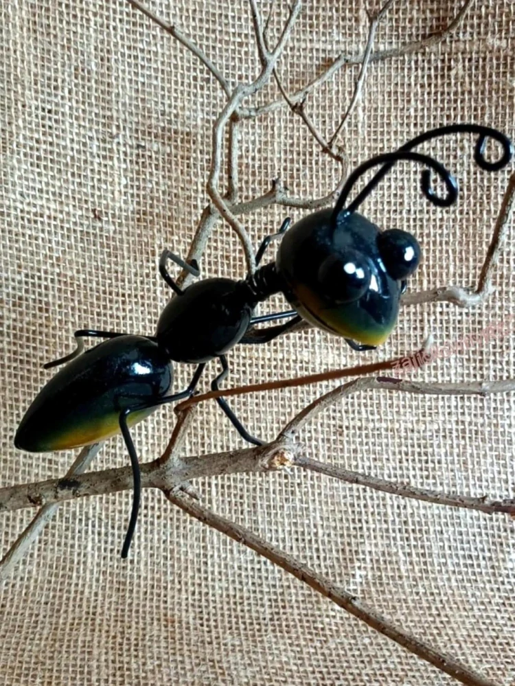 Kovový mravenec velký, 20cm