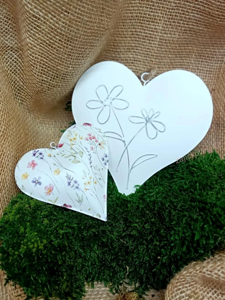 Závěsné srdce plechové, 15 cm