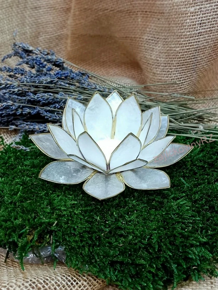 Svícen lotosový květ, 13,5 cm