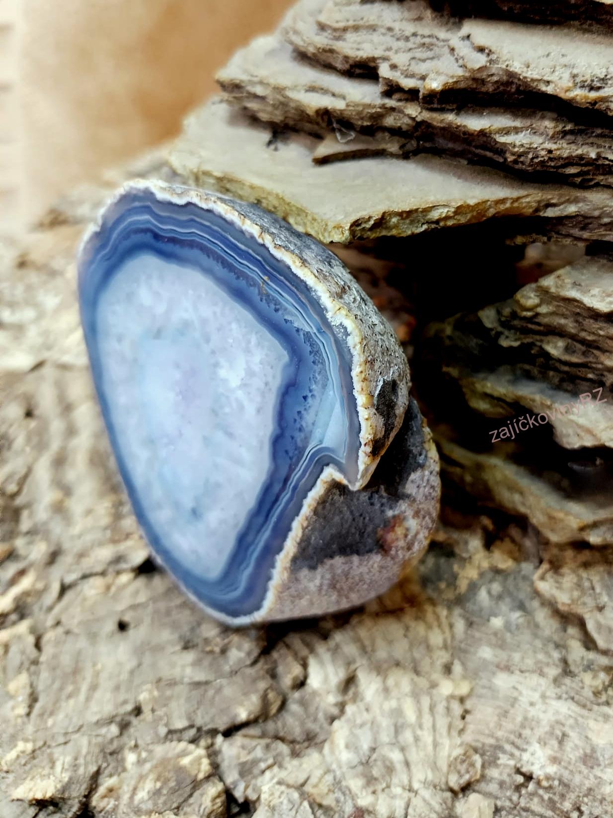 Achátový plát světle modrý XL 9,5x9x2 cm