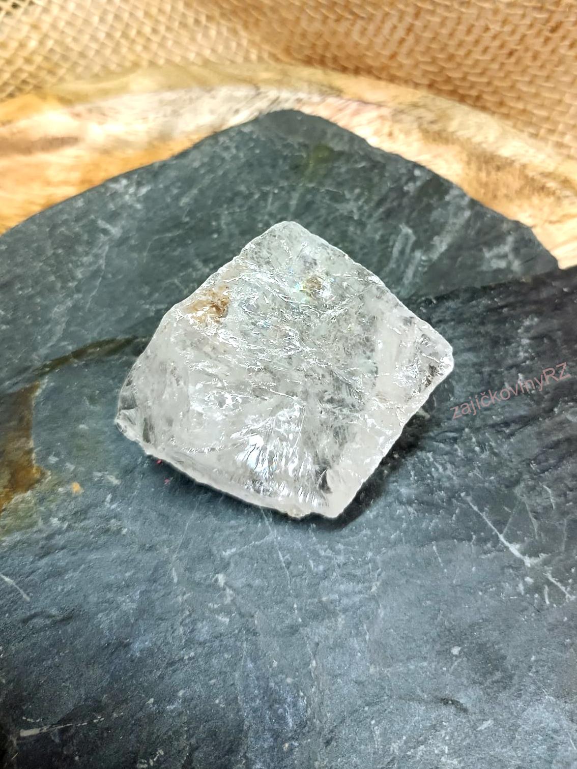 Křišťál surový č.3, 60 mm
