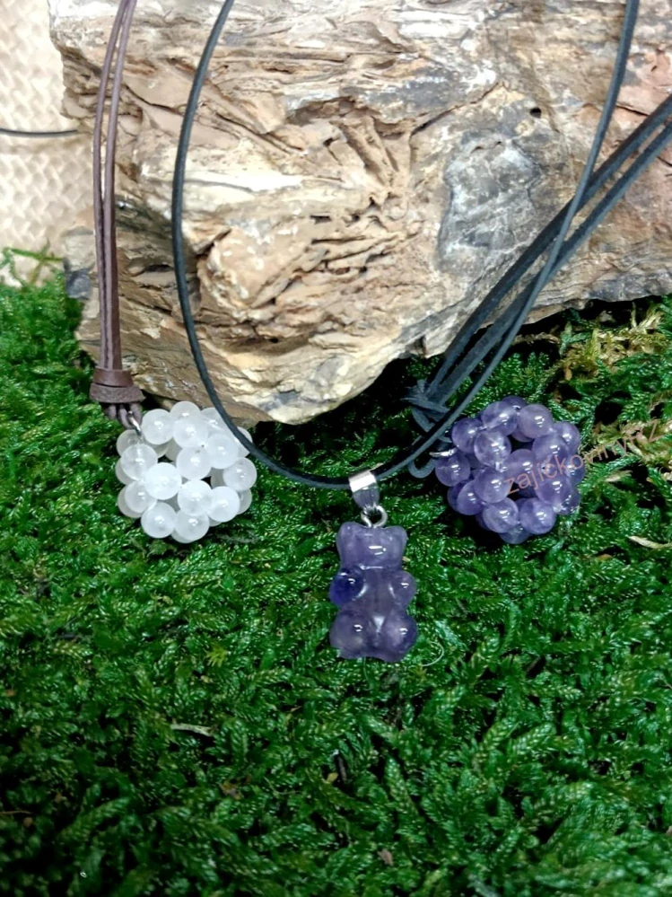 Přívěsek kulička z korálků, achát