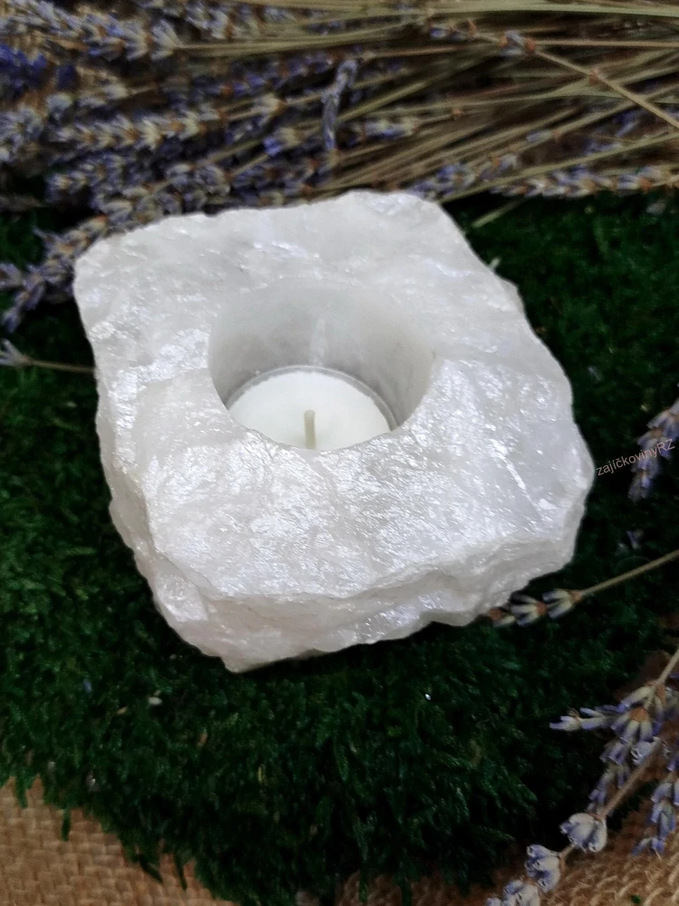 Svícen surový křišťál č.1, cca 1- 1,5 kg