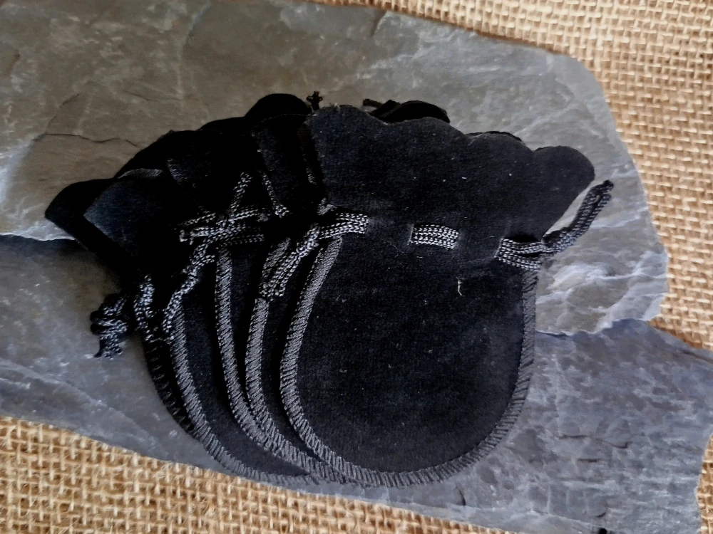 Sametový pytlíček na kameny, 1 ks, 9x6,5 cm