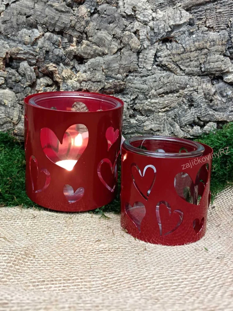 Kovový svícen se srdíčky 8 cm