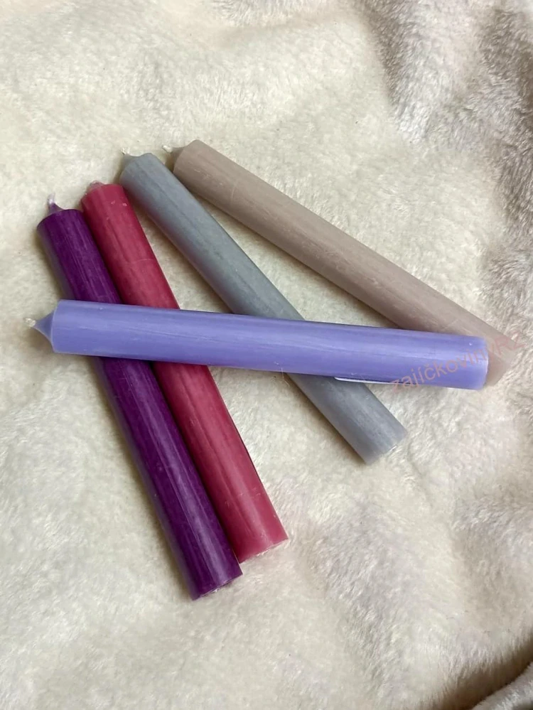 Svíčka stolní sv. fialová (levandulová) 18 cm, 1ks