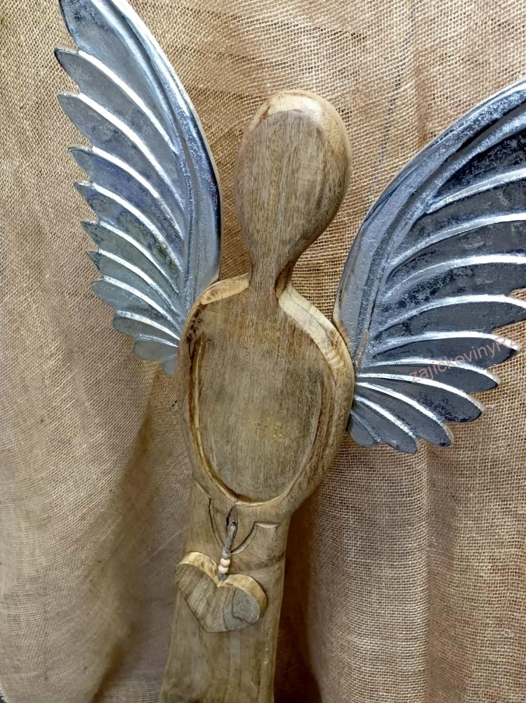 Dřevěný anděl MAXI, stříbrná kovová křídla, 115 cm