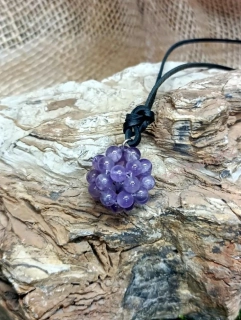 Přívěsek kulička z korálků, ametyst