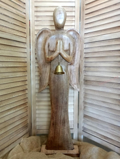 Dřevěný anděl MAXI - ANDĚLSKÉ ZVONĚNÍ č.2 110 cm