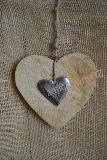 Dřevěné srdíčko, 14x14 cm, s malým kovovým srdíčkem
