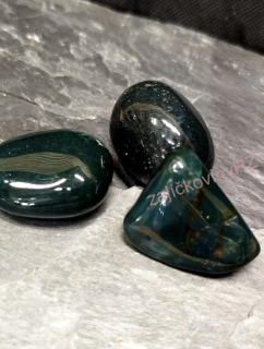 Avanturín tmavě zelený tromlovaný, 3-4 cm, 1 ks