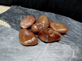 Karneol tromlovaný, 3-4 cm, 1 ks, náhodný výběr