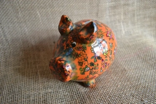 Pokladnička prasátko, oranžové s květy, 15 cm