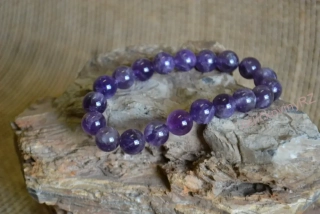 Náramek z minerálních kuliček, ametyst, průměr kuličky 10 mm