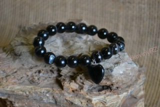 Náramek z minerálních kuliček, achát černý, se srdíčkem, průměr kuličky 10 mm