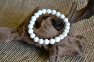 Náramek z minerálních kuliček, jadeit bílý, průměr kuličky 8 mm