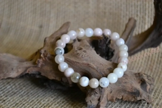 Náramek z minerálních kuliček, světlý achát, průměr kuličky 8 mm