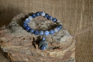 Náramek z minerálních kuliček, sodalit, s andílkem, průměr kuličky 8 mm