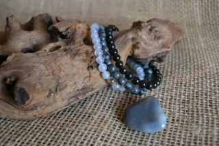 Náramky sada šedá 3 ks korálek 6 mm + 1 ks kámen achát 3-4 cm