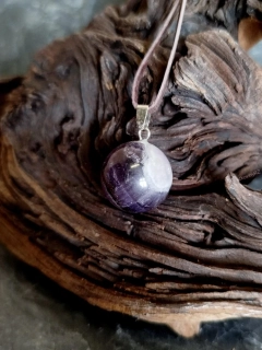 Přívěsek kulička ametyst s kresbou, 1,5 cm