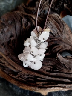 Přívěsek hrozen, růženín, 4 cm