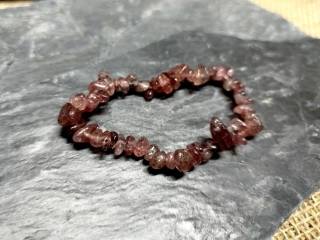 Náramek zlomky, křemen jahodový, obvod 18-19 cm