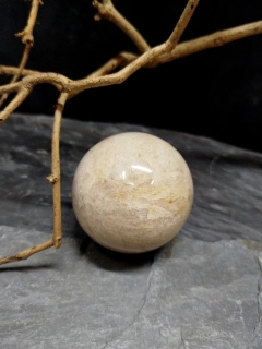 Koule měsíční kámen, průměr 4,5-5 cm