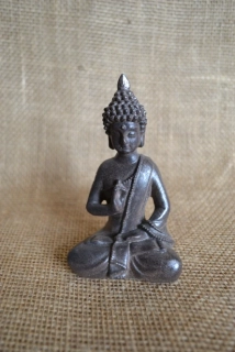 Buddha malý, se vztyčenou rukou, polyresin, 12x6 cm
