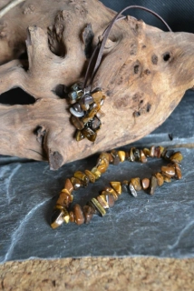 Sada tygří oko-přívěsek hrozen a náramek