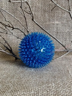 JK ANIMALS míček s bodlinami 8,5 cm, modrý