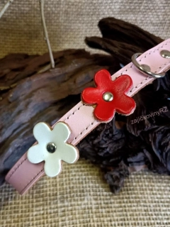 Kožený obojek s květy 40 cm