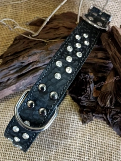 Kožený obojek zdobený 45 cm