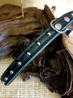 Kožený obojek zdobený 37 cm