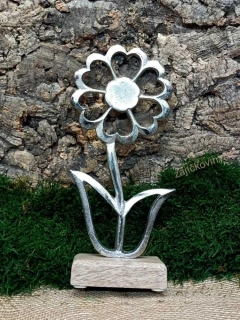 Květina hliník, dřevo 25 cm