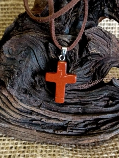 Přívěsek křížek jaspis červený, 2,5 cm