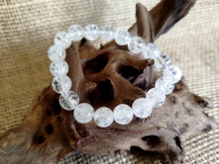 Náramek z minerálních kuliček, křišťál pukaný, průměr kuličky 10 mm