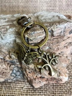 Klíčenka zlatá, strom