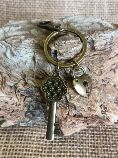 Klíčenka zlatá, zámek srdíčko