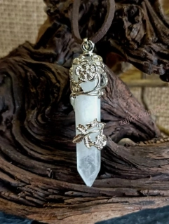 Přívěsek křišťál krystal, cca 5,5 cm x 1,2 cm