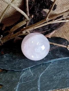 Koule růženín, průměr koule cca 5-6,3 cm