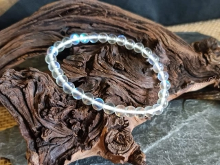 Náramek z minerálních kuliček, křišťál aura průměr kuličky 6 mm