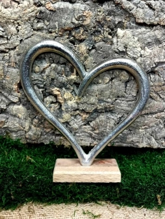 Srdíčko na podstavci, 22 cm